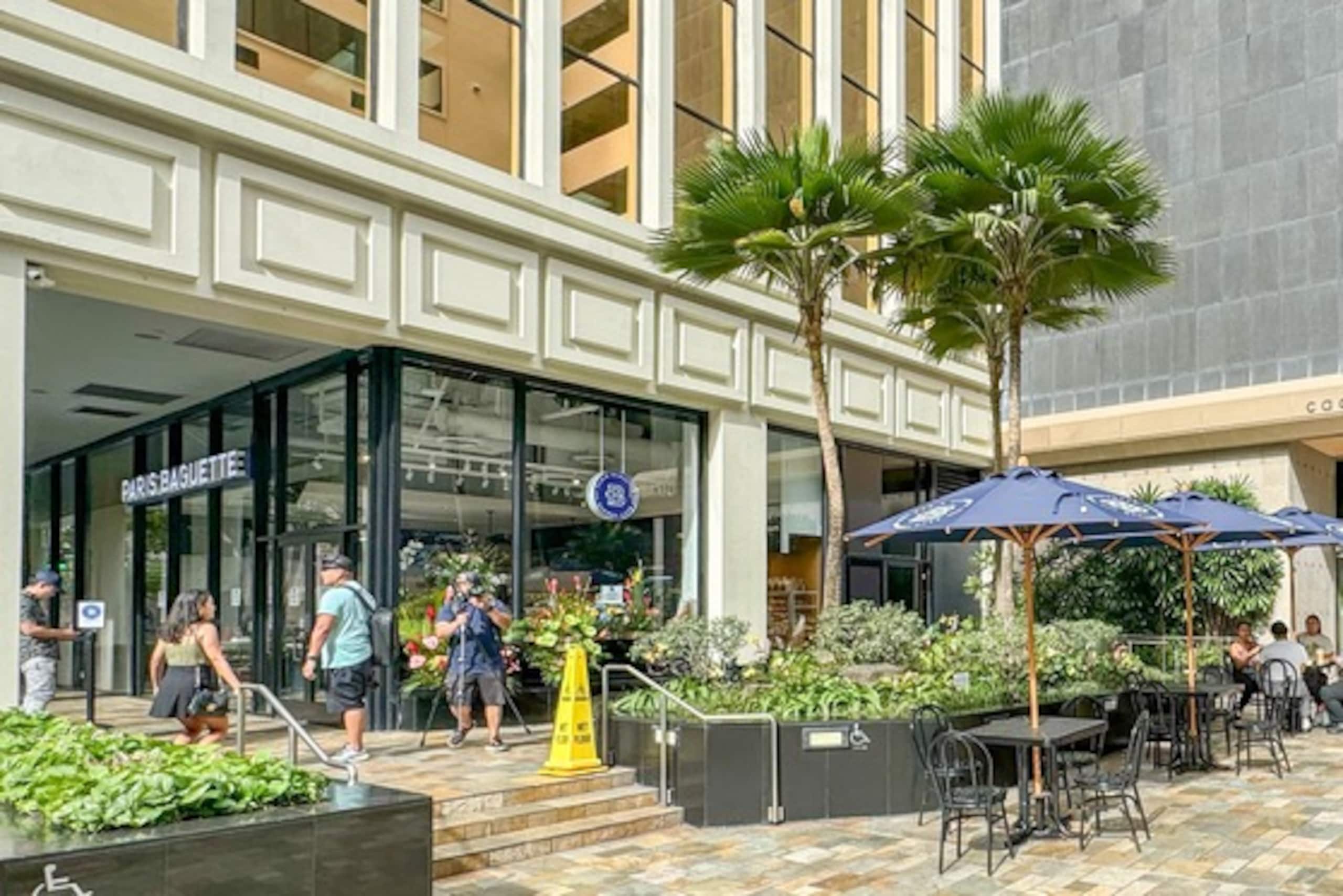 Financial District 1BR-Fully Renovated w/Parking - Image 46