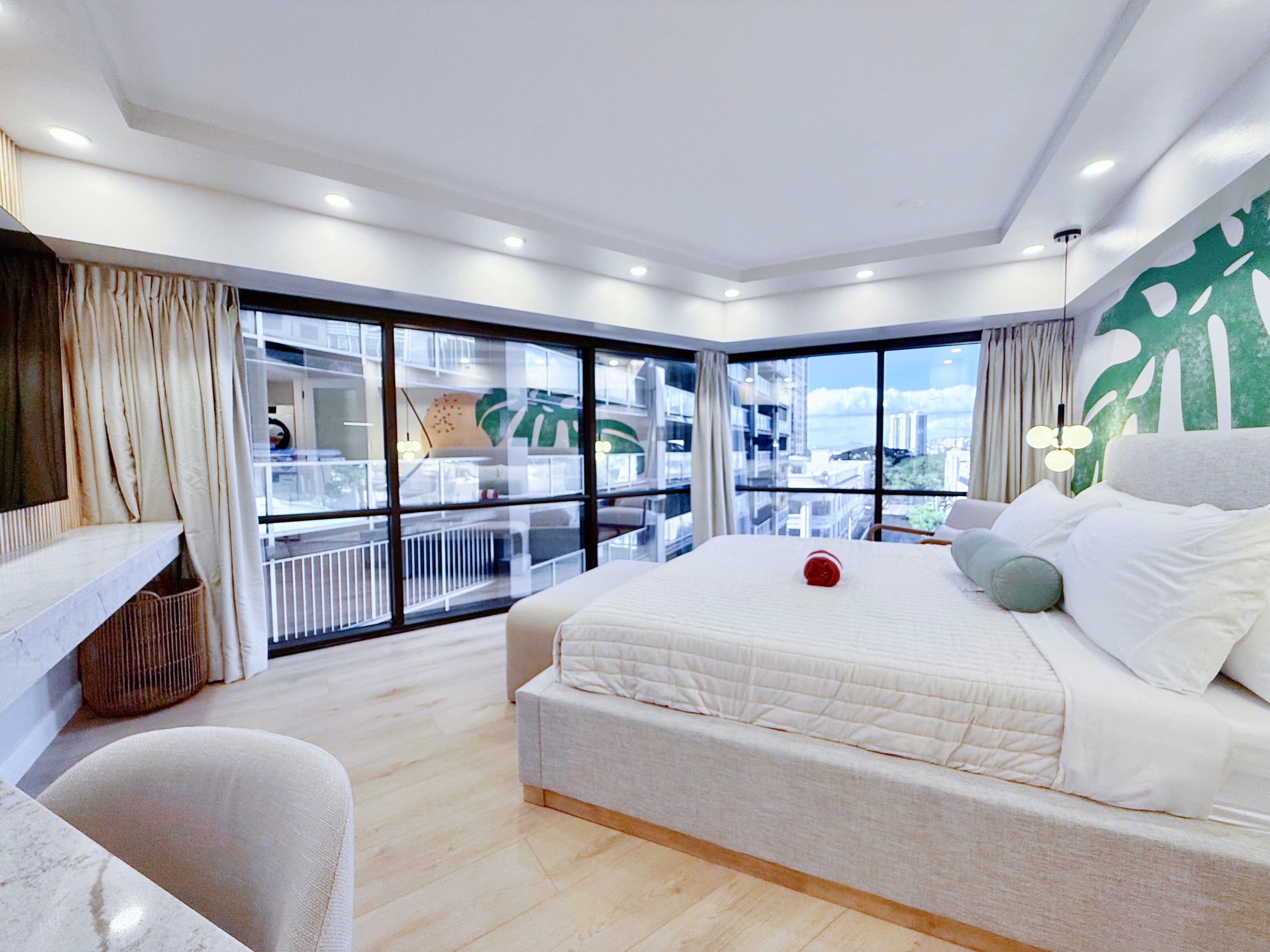 Financial District 1BR-Fully Renovated w/Parking - Image 33