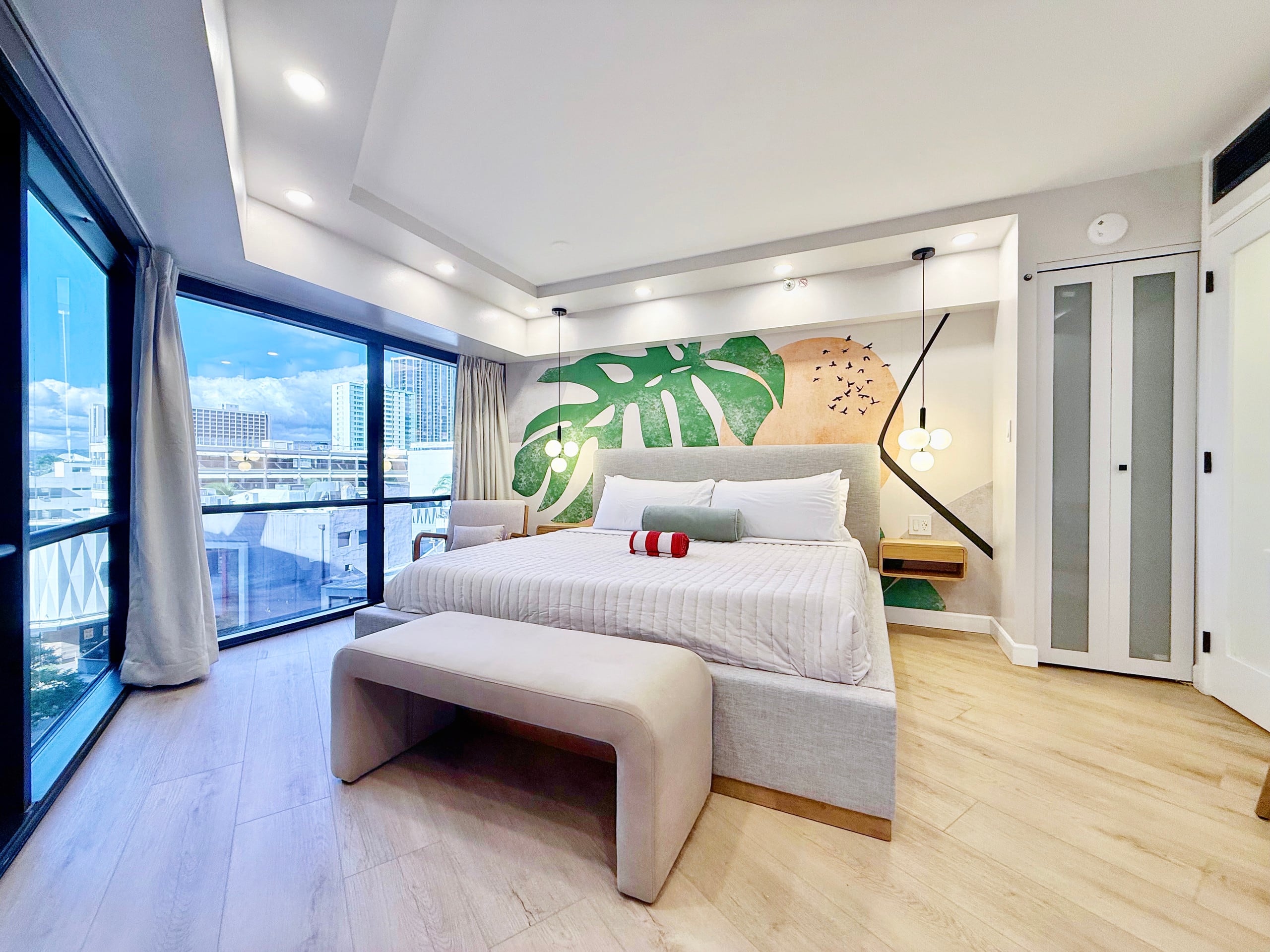 Financial District 1BR-Fully Renovated w/Parking - Image 1