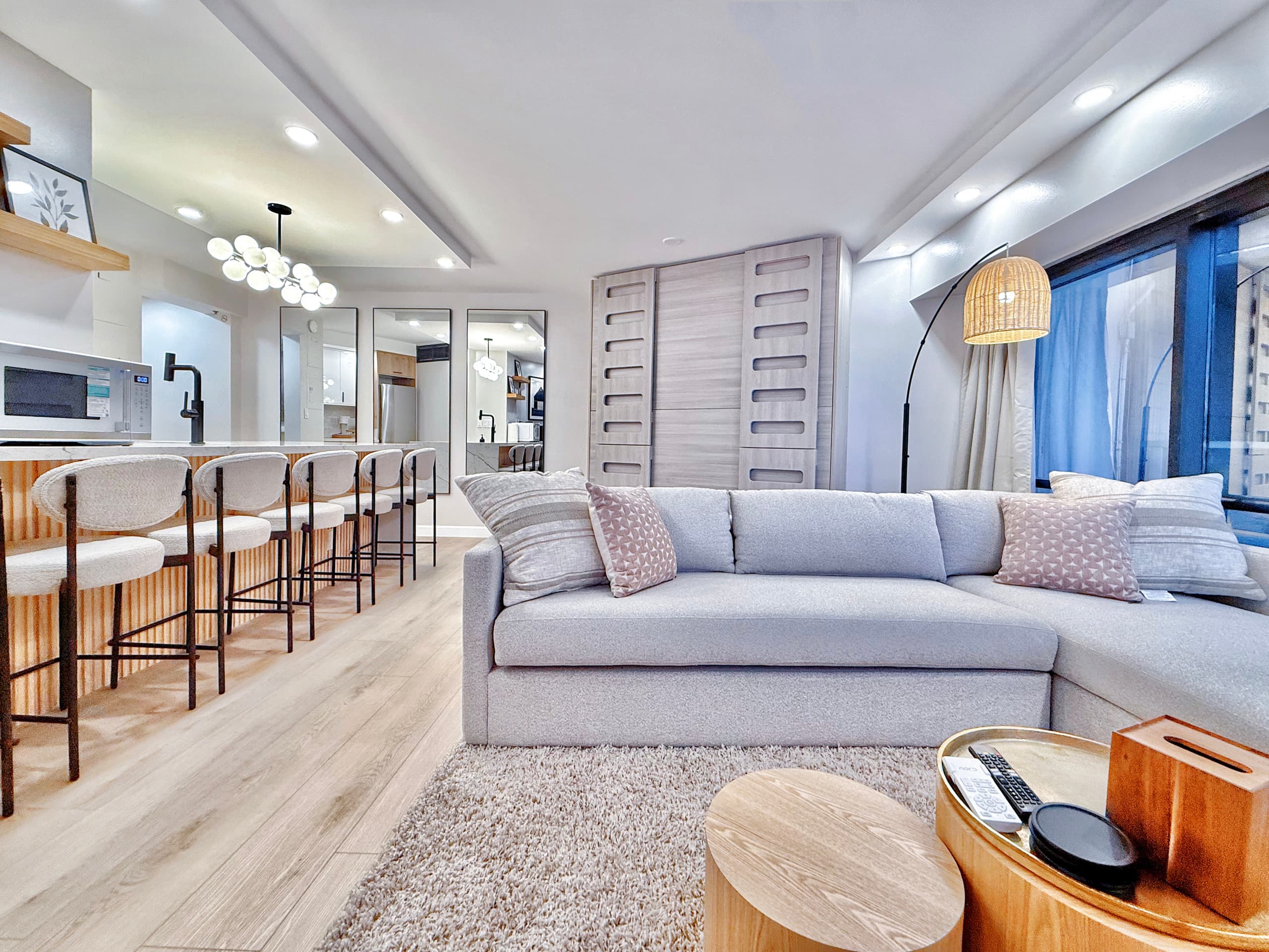 Financial District 1BR-Fully Renovated w/Parking - Image 5