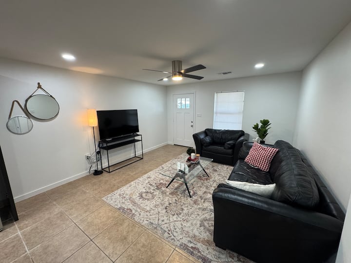 Earl Street Retreat - Conway, AR