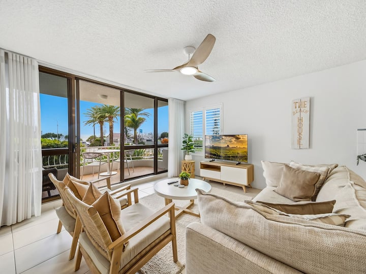 Ocean View - 2 Bedroom Apartment - Alexandra Headland