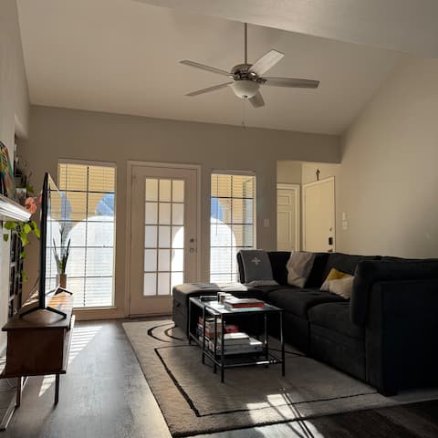 Successful Airbnb property: Chic Condo in East Dallas. in Bryan Place