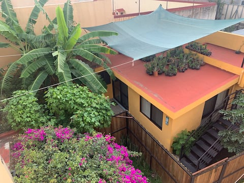 8. Spacious house with loft | 7 beds | 5.5 bathrooms |