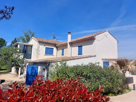 In the heart of the vineyards, swimming pool, spacious, quiet
