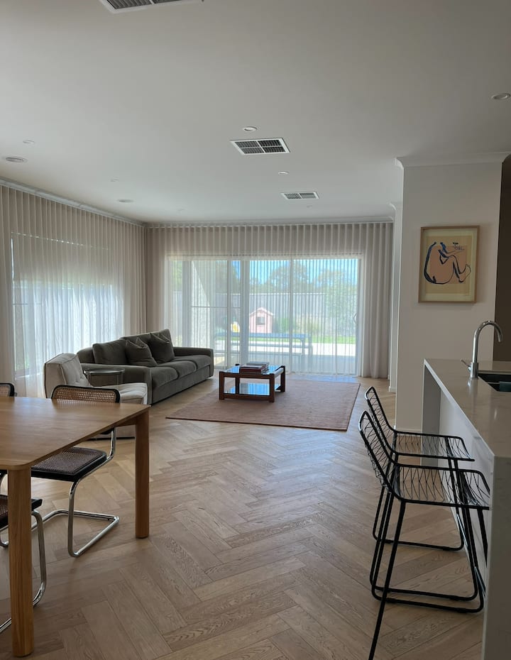 Coastal Retreat In Ocean Grove - Ocean Grove