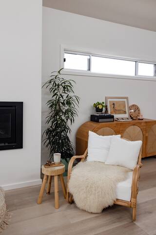 “Zen Nest” Beach House & Barrel Sauna gallery image 3