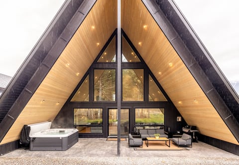 Modern A-Frame | Ski In | Hot Tub | Fernie Resort