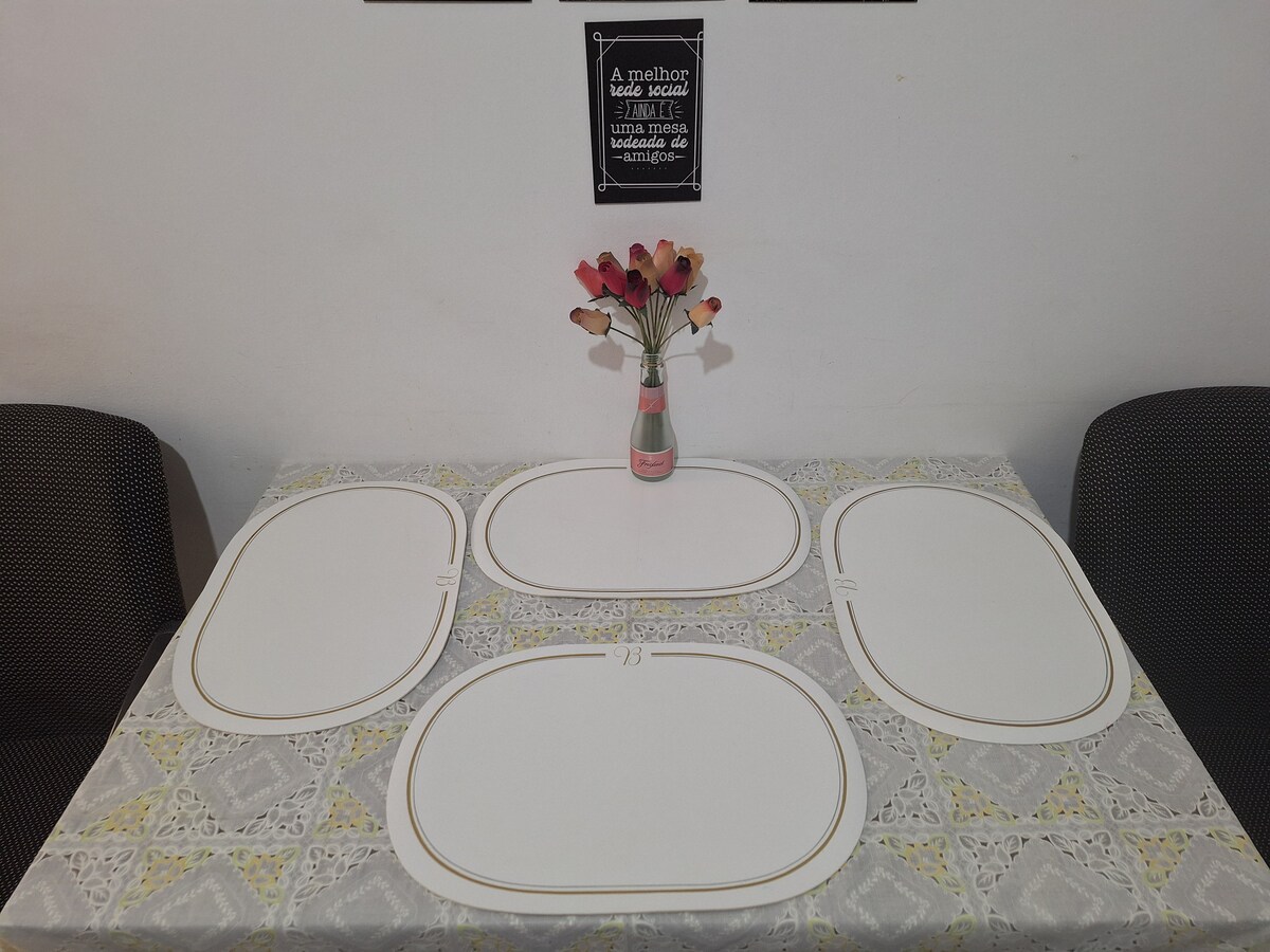 Popular Airbnb listing: HappyHouse Wifi, A/C, Copacabana: 20 min Maracanã 10 in Praça Da Bandeira