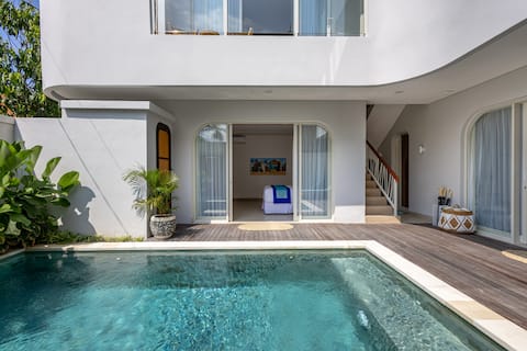 400m To The Beach SunSet Seru 4BR Villa In Legian
