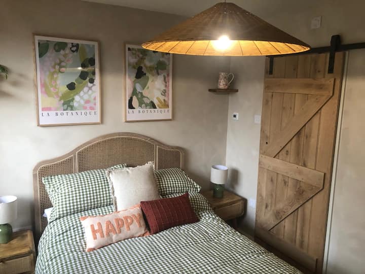 Martha's Coffee And Kitchen En-suite Room - Stow-on-the-Wold