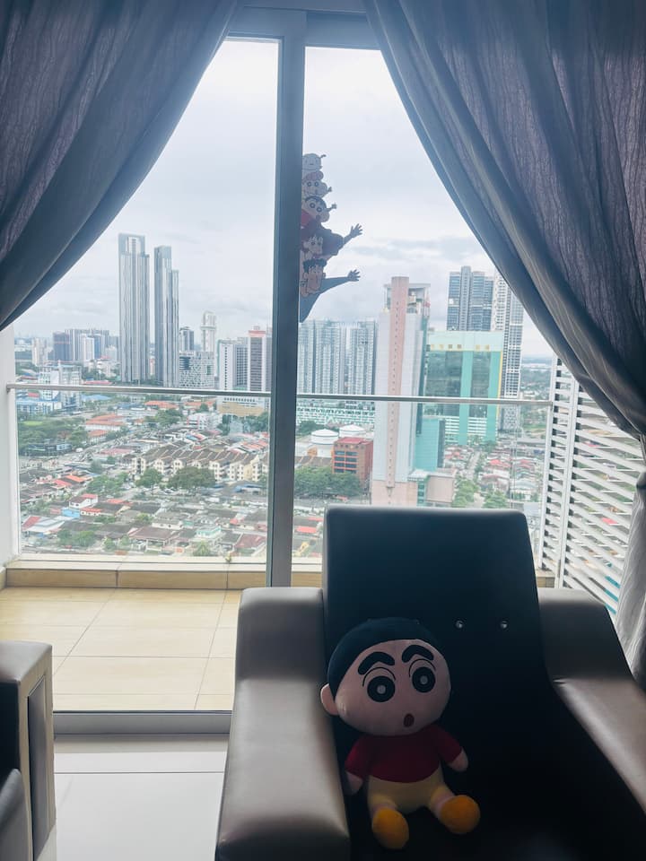 从客厅/阳台可欣赏美丽的城市景观