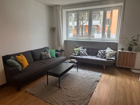 Popular Airbnb listing: Cozy Apartment in Central Munich in Am Schlachthof