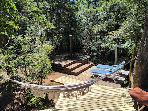 Beautiful cabin with a tinaja in Caburgua.