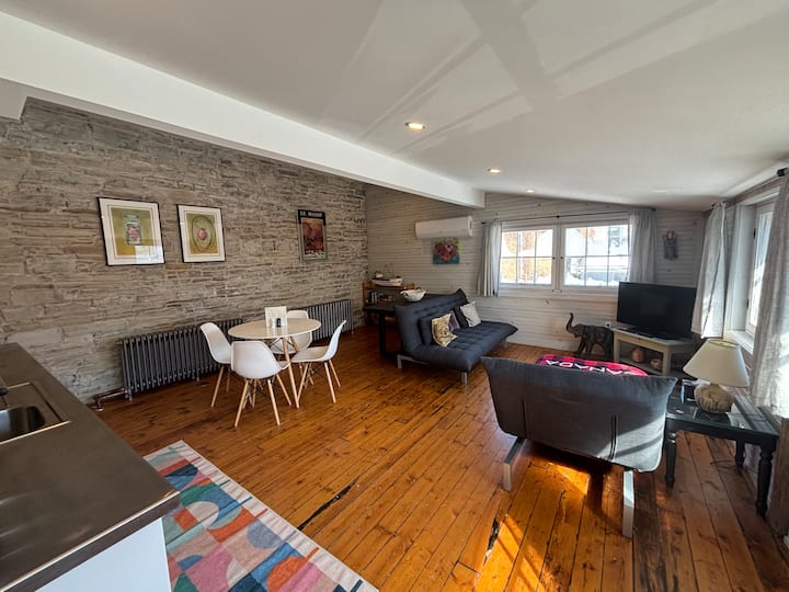 Charming Downtown Carriage House-quiet & Central - Kingston, Canada
