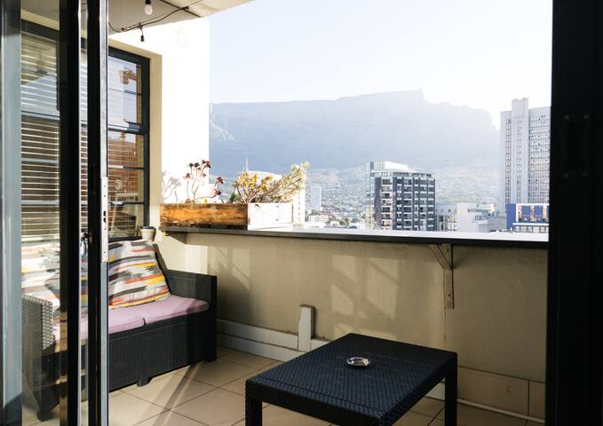 Central Cape Town Apt with views gallery image 5