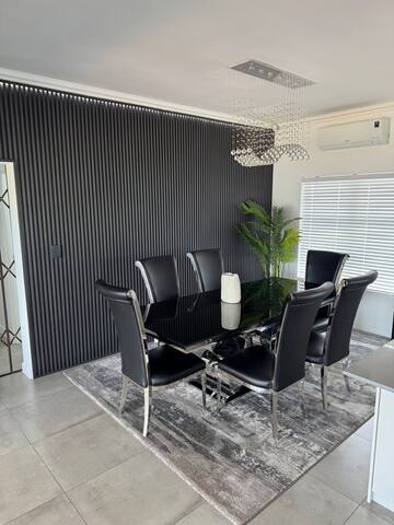 Elegant Escape with 9M Pool gallery image 5