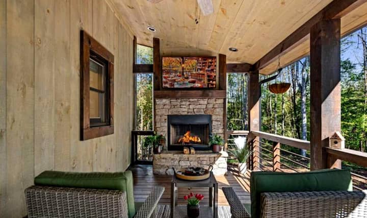 Romantic Luxury Cabin | Hot Tub | Fireplace | - ブルー・リッジ, GA