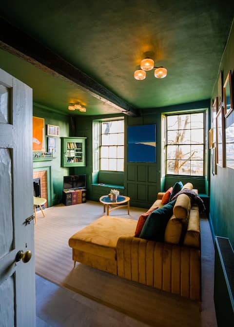 Popular Airbnb listing: The Old House Apartment in Shrewsbury
