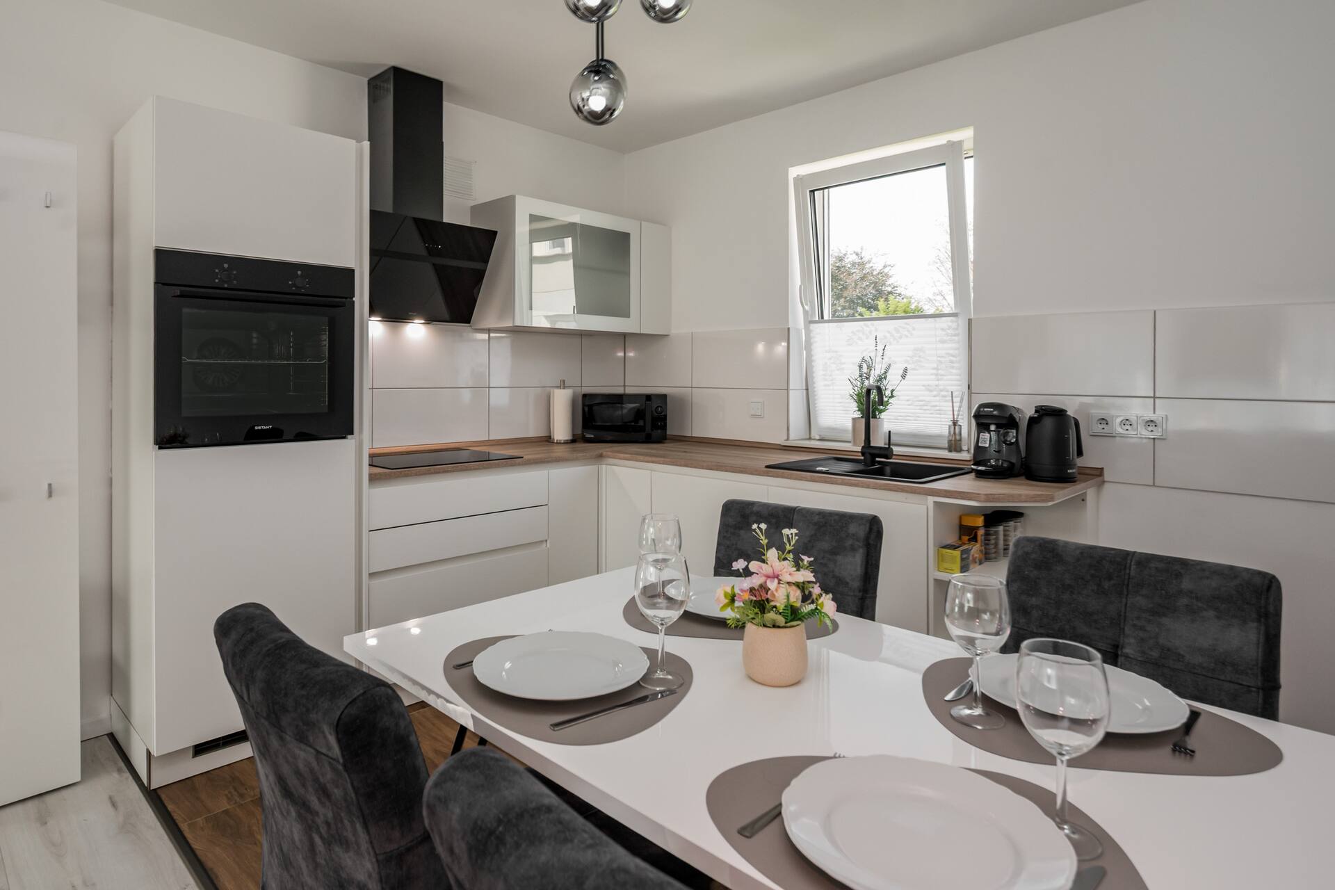 J&A Apartments - stylish, close to the spa gardens and trade fair grounds