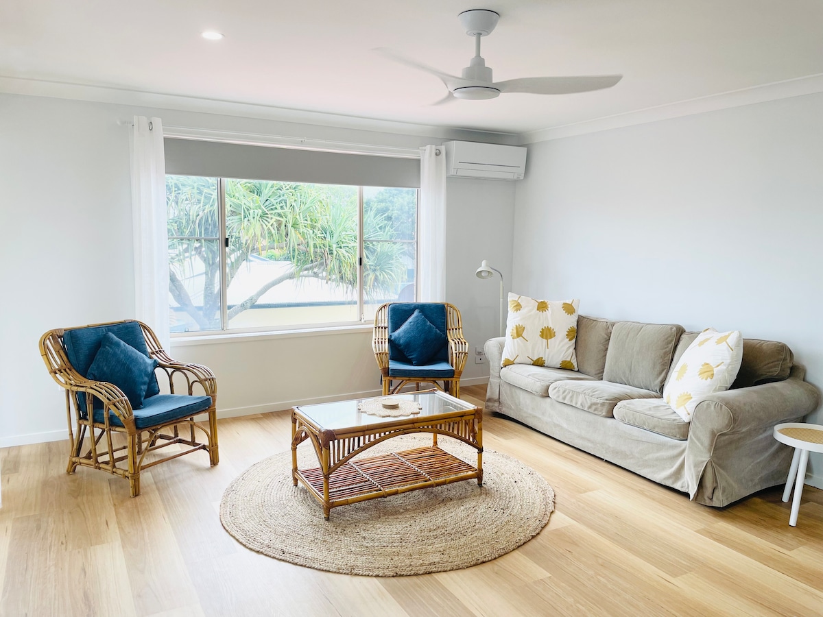 Top performing Airbnb: Tideview House -Waterfront, 3 bedroom Home in Iluka