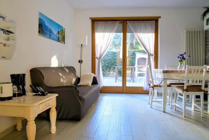 Garden Flat + Bbq • Walk To Lake • Private Garage - Limone Sul Garda