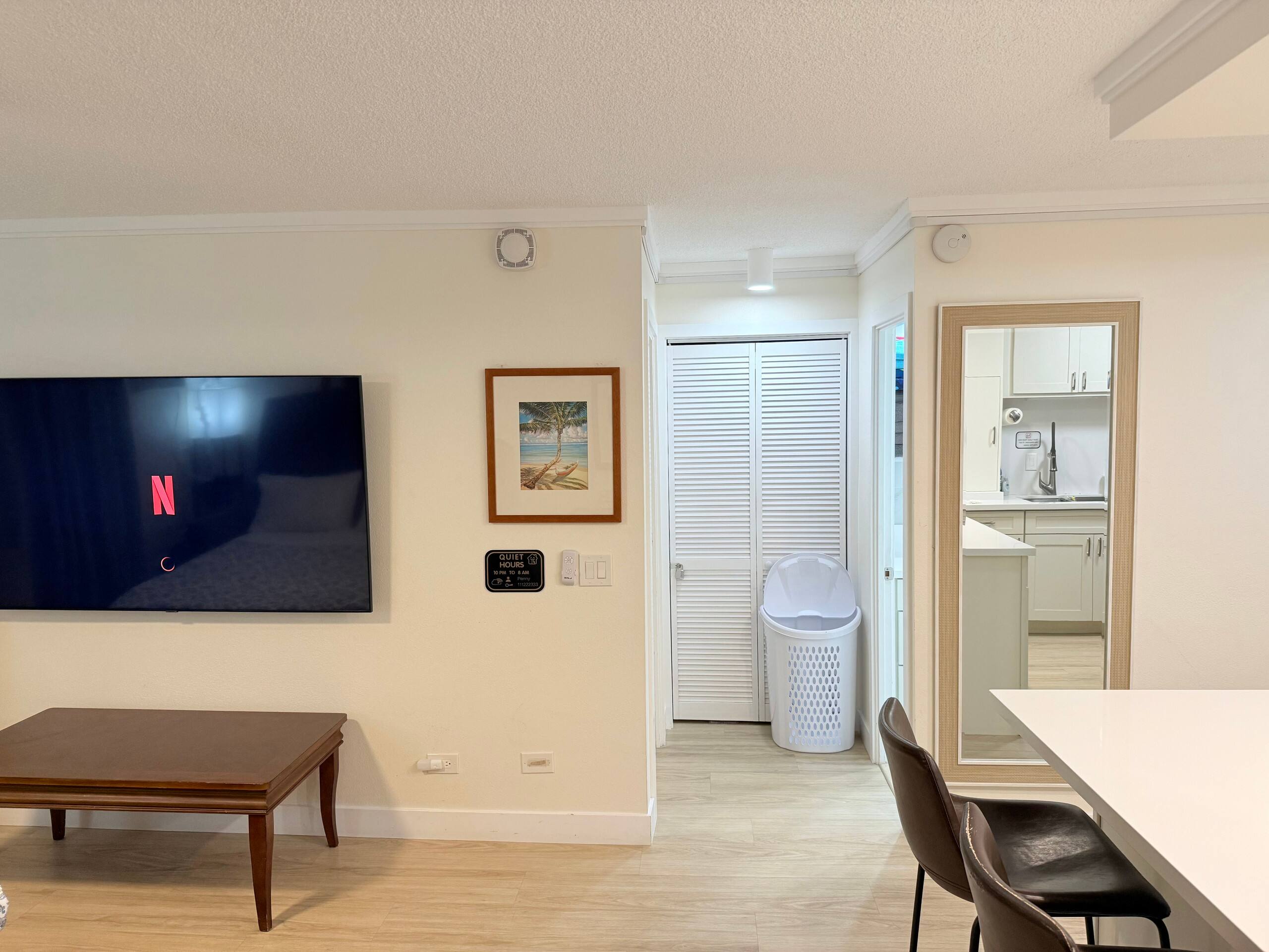Steps to Waikiki Beach: 2BR with Free Parking - Image 8