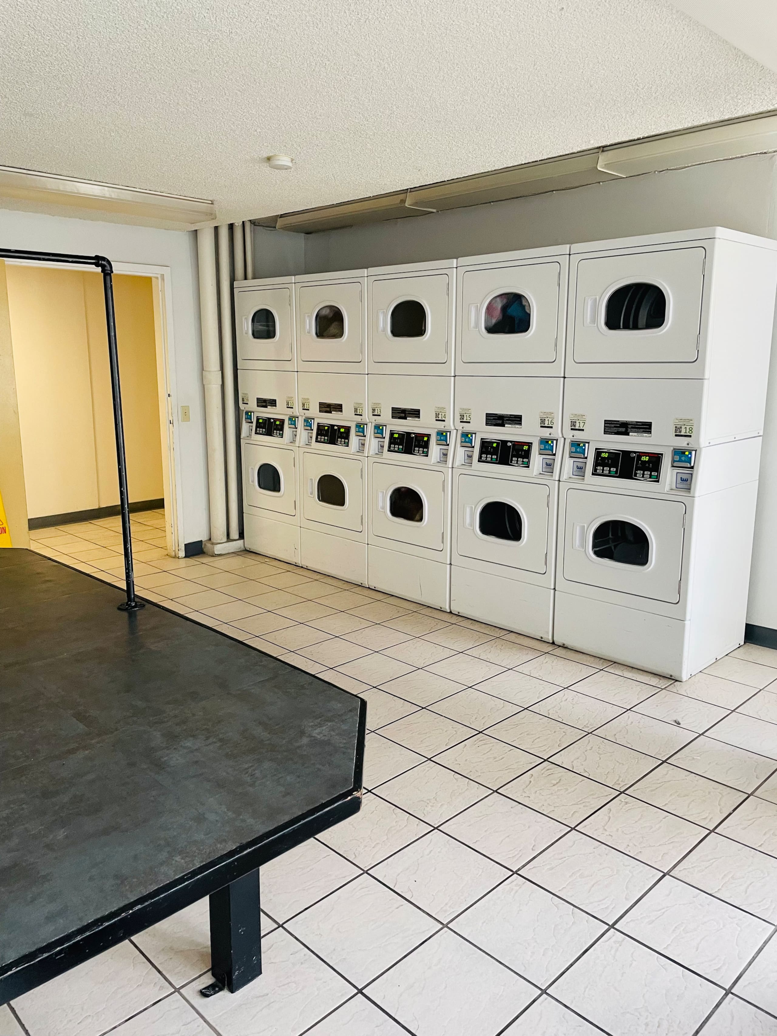 Steps to Waikiki Beach: 2BR with Free Parking - Image 38