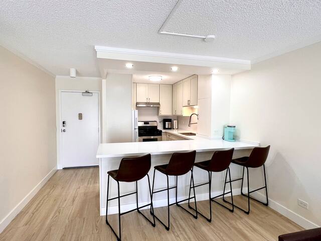 Steps to Waikiki Beach: 2BR with Free Parking