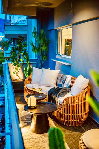 Luxury 2BR Acropolis View • 1 Min Walk from Metro gallery image 4