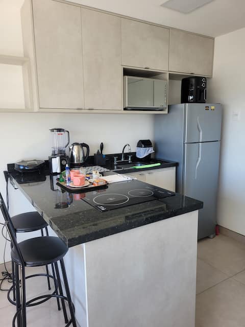 Successful Airbnb property: 13th floor- Garage- Bedding Clothing- Towels- TV 55" in Cidade Baixa