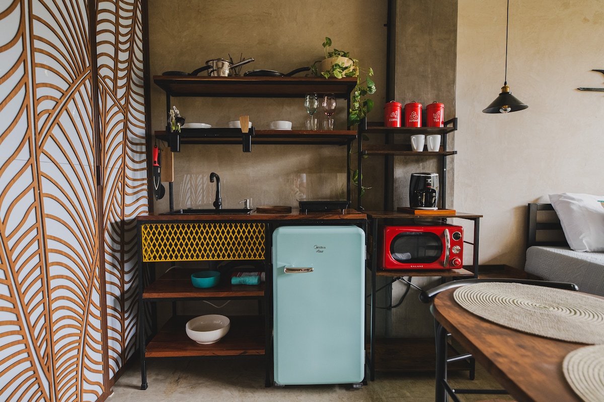 Anuncio de Airbnb popular: Studio apartment building with Jacuzzi, close to everything en Supermanzana 4