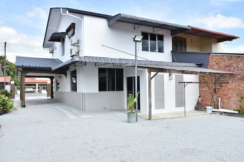 Rain Tree Homestay