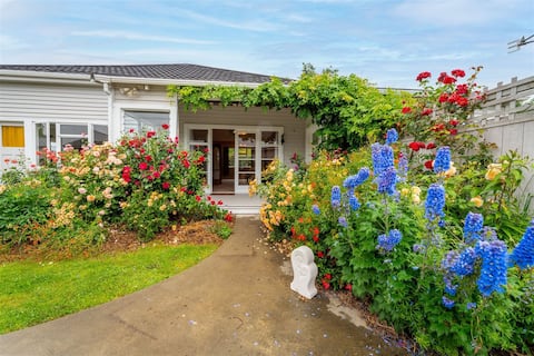 Family friendly, warm&inviting