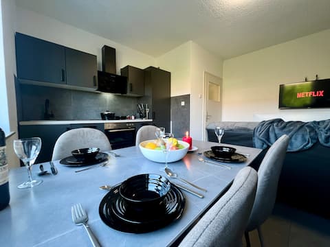 Beliebte Airbnb-Anzeige: PrimeTime Suite for 4+ Kitchen/WiFi/Parking in Katernberg