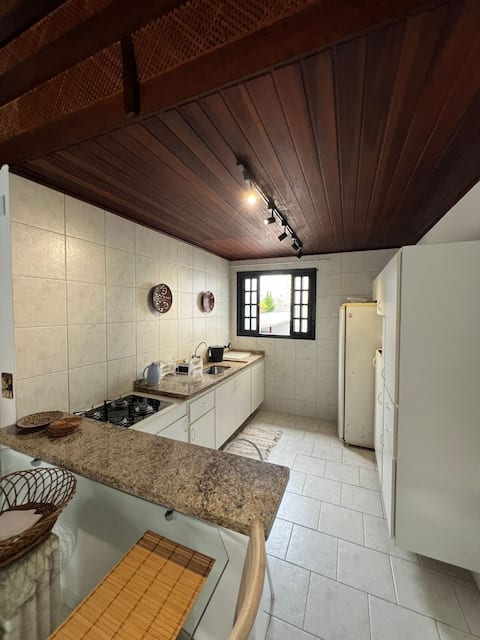 Top Airbnb: Apartment 200 meters from Martim Beach in Caraguatatuba