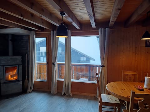 Popular Airbnb listing: Chalet in the heart of the resort in Thollon Les Mémises