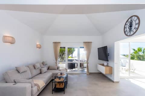 Top Airbnb: Villa Ocean Breeze: Exclusivity Meets Sea Breeze en Yaiza