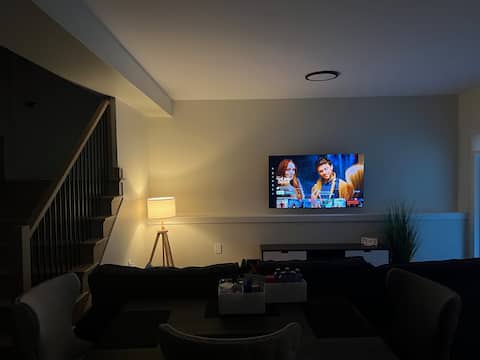Popular Airbnb listing: Zee's Homestay in Bedford West