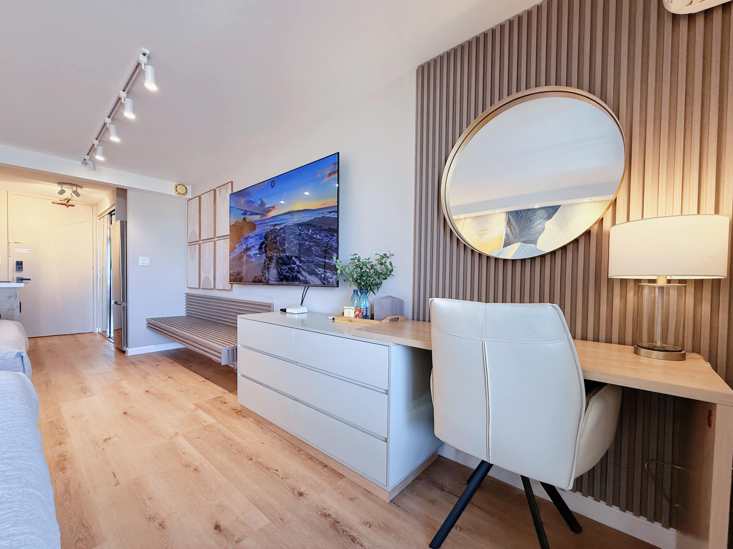 Condo in Honolulu · ★4.96 · Studio · 2 beds · 1 private bath - Image 6