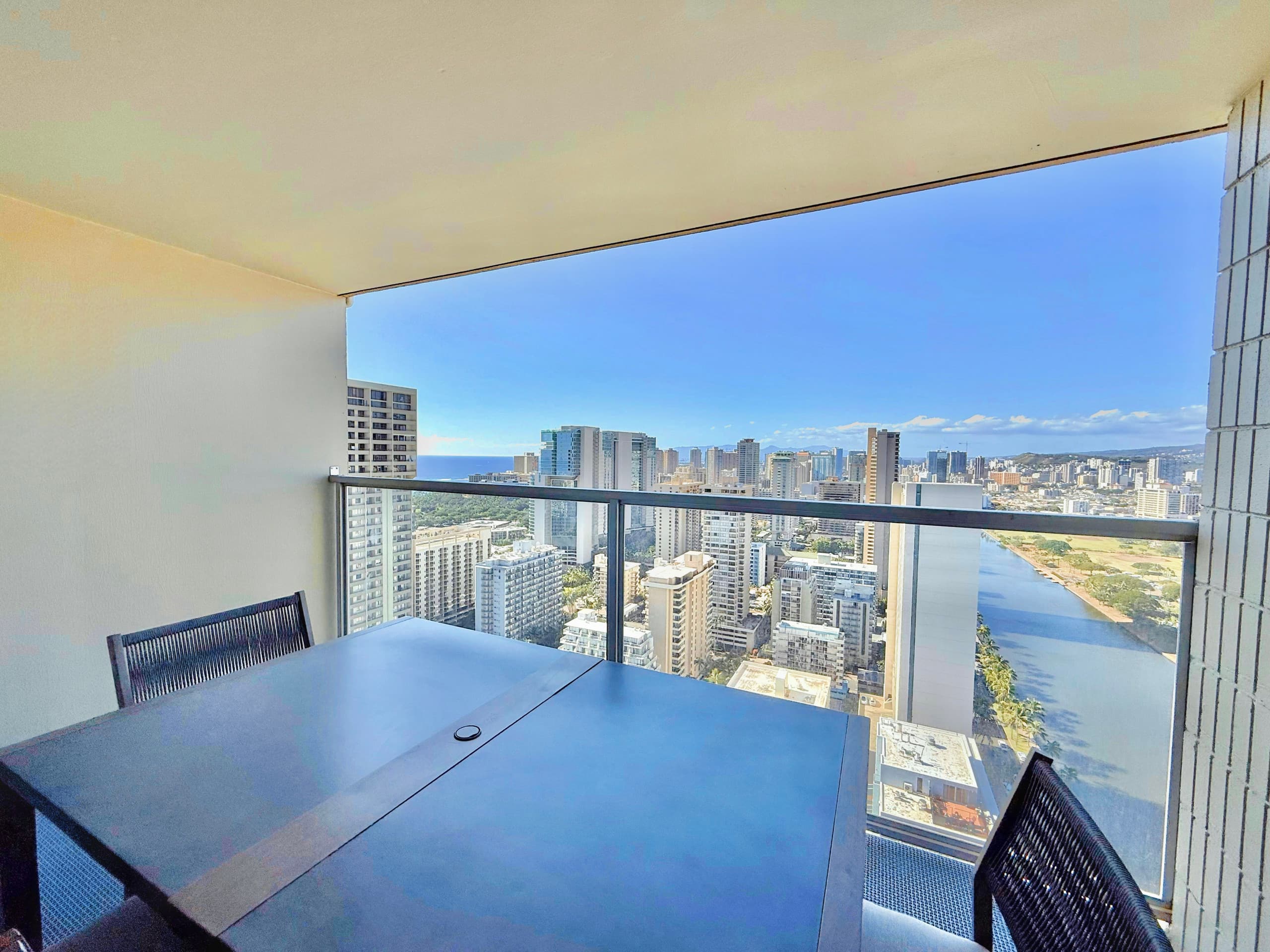 Condo in Honolulu · ★4.96 · Studio · 2 beds · 1 private bath - Image 31