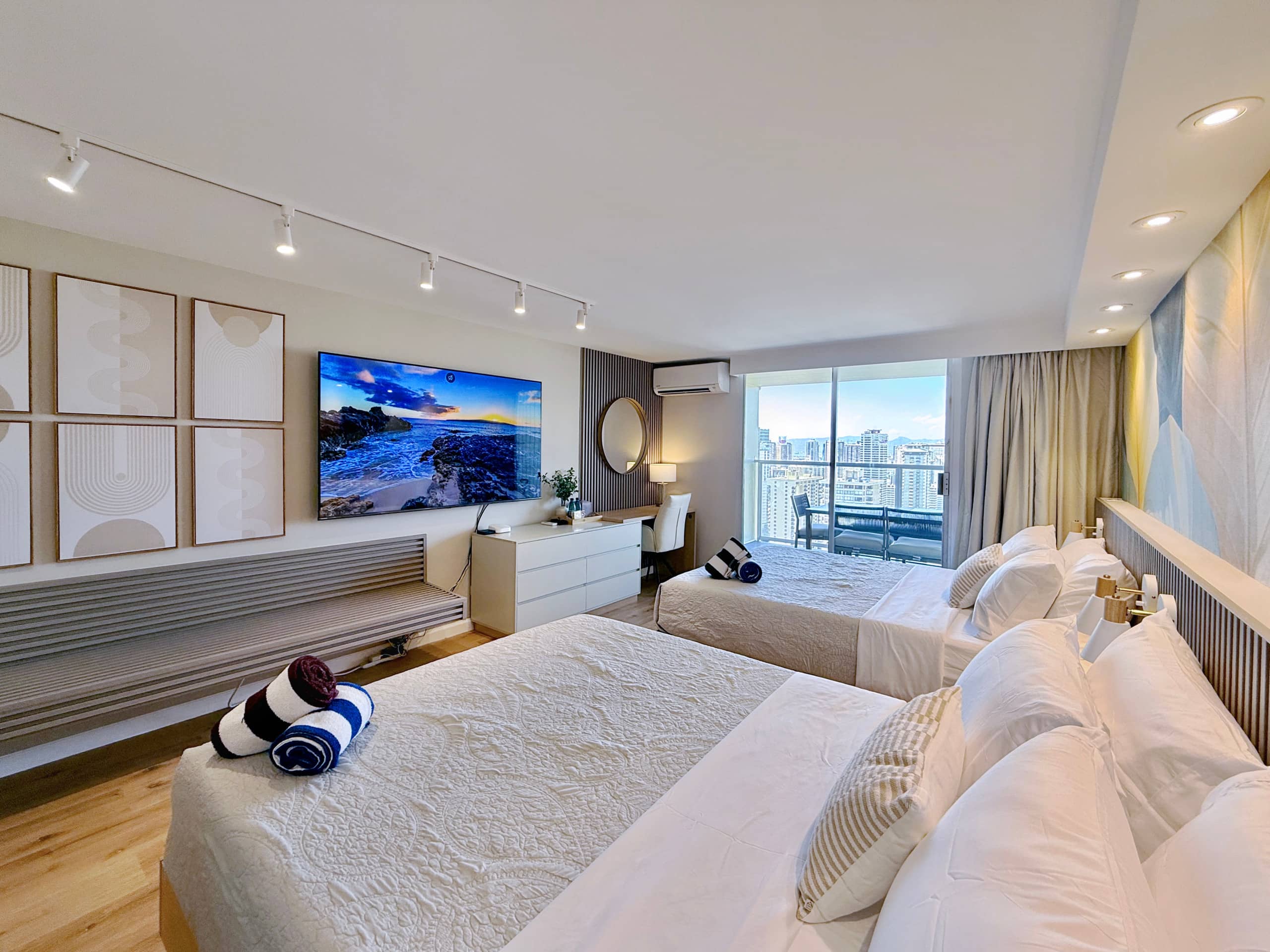 Condo in Honolulu · ★4.96 · Studio · 2 beds · 1 private bath - Image 5