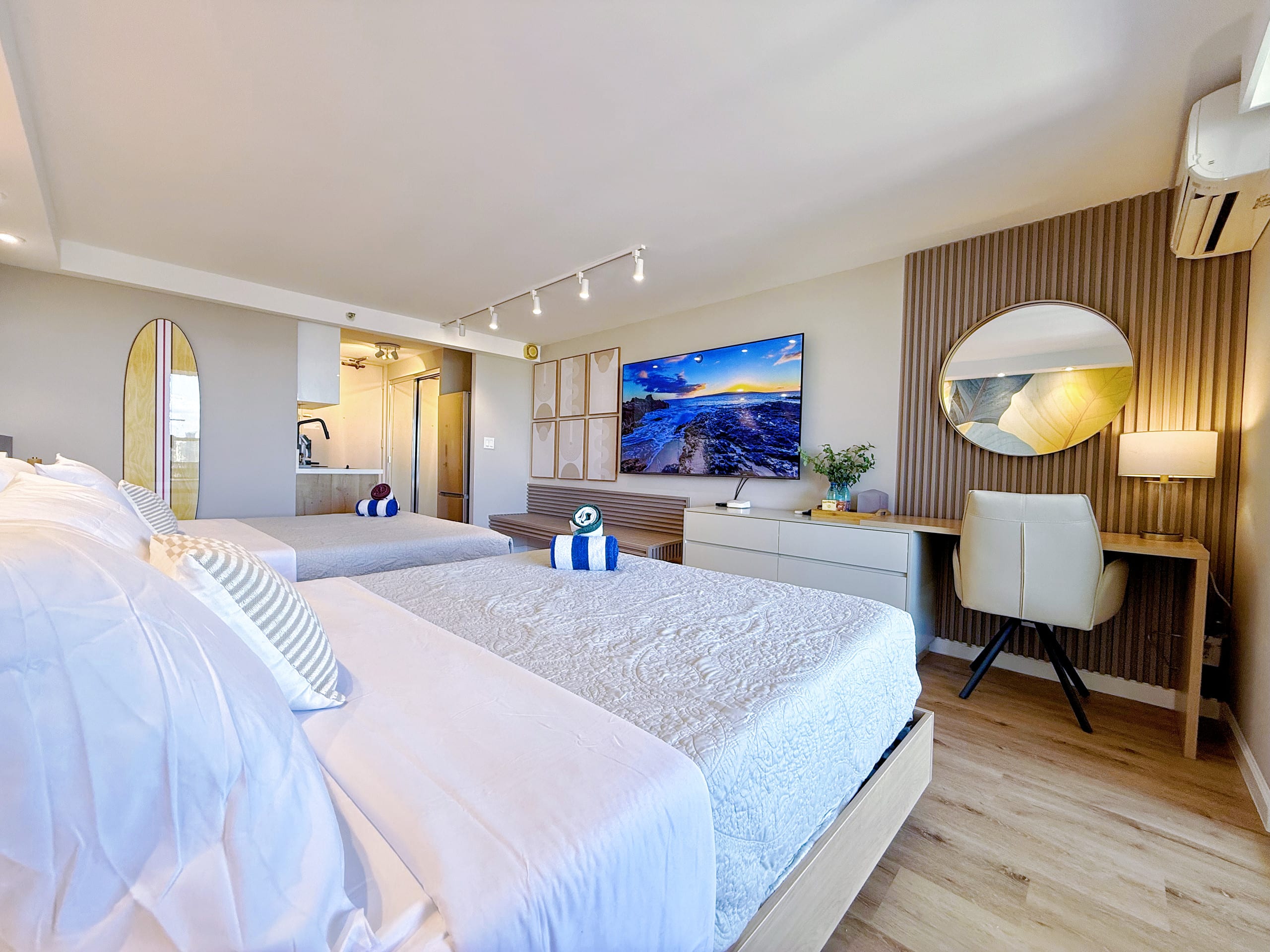 Condo in Honolulu · ★4.96 · Studio · 2 beds · 1 private bath - Image 3