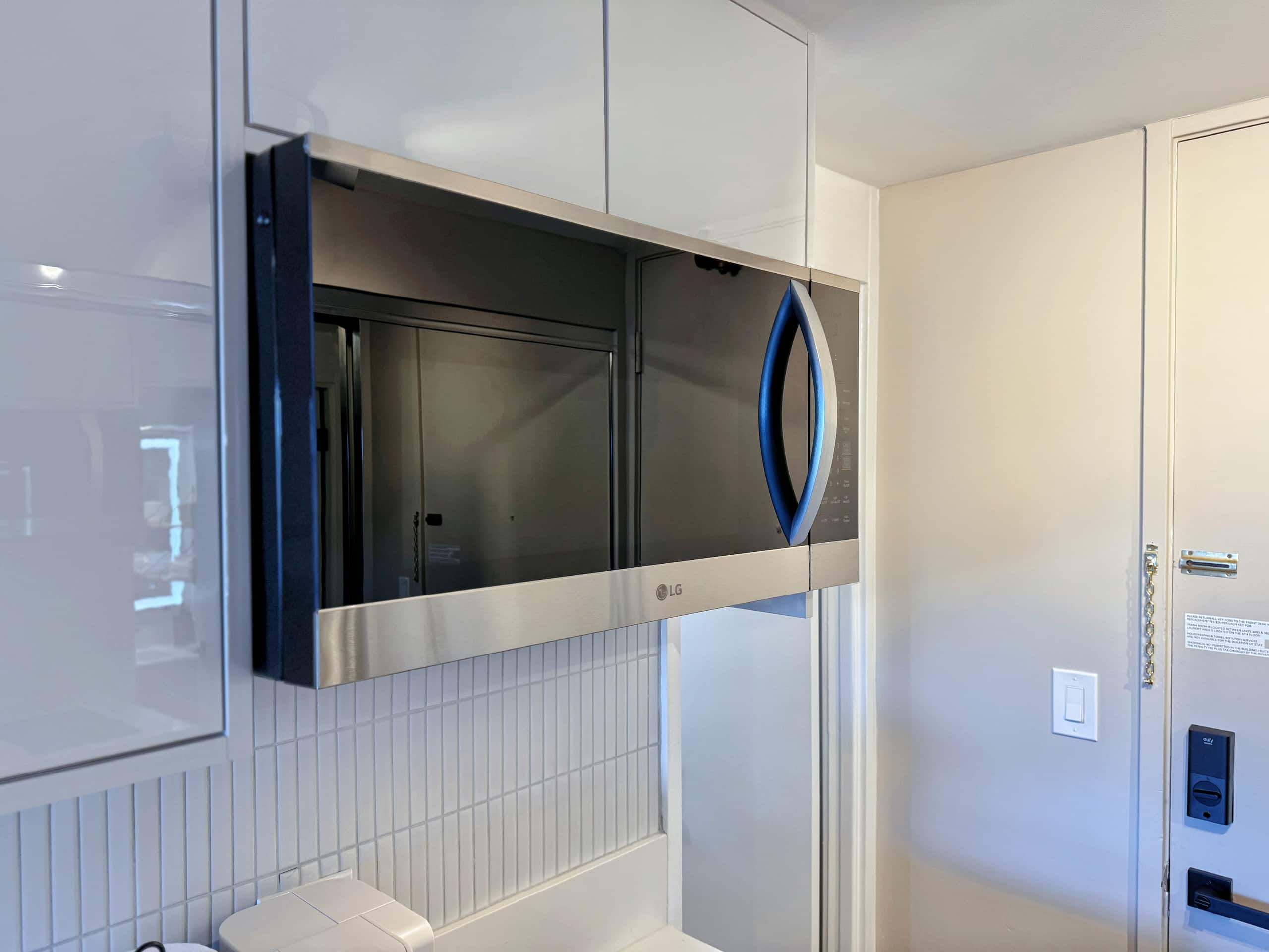 Condo in Honolulu · ★4.96 · Studio · 2 beds · 1 private bath - Image 16