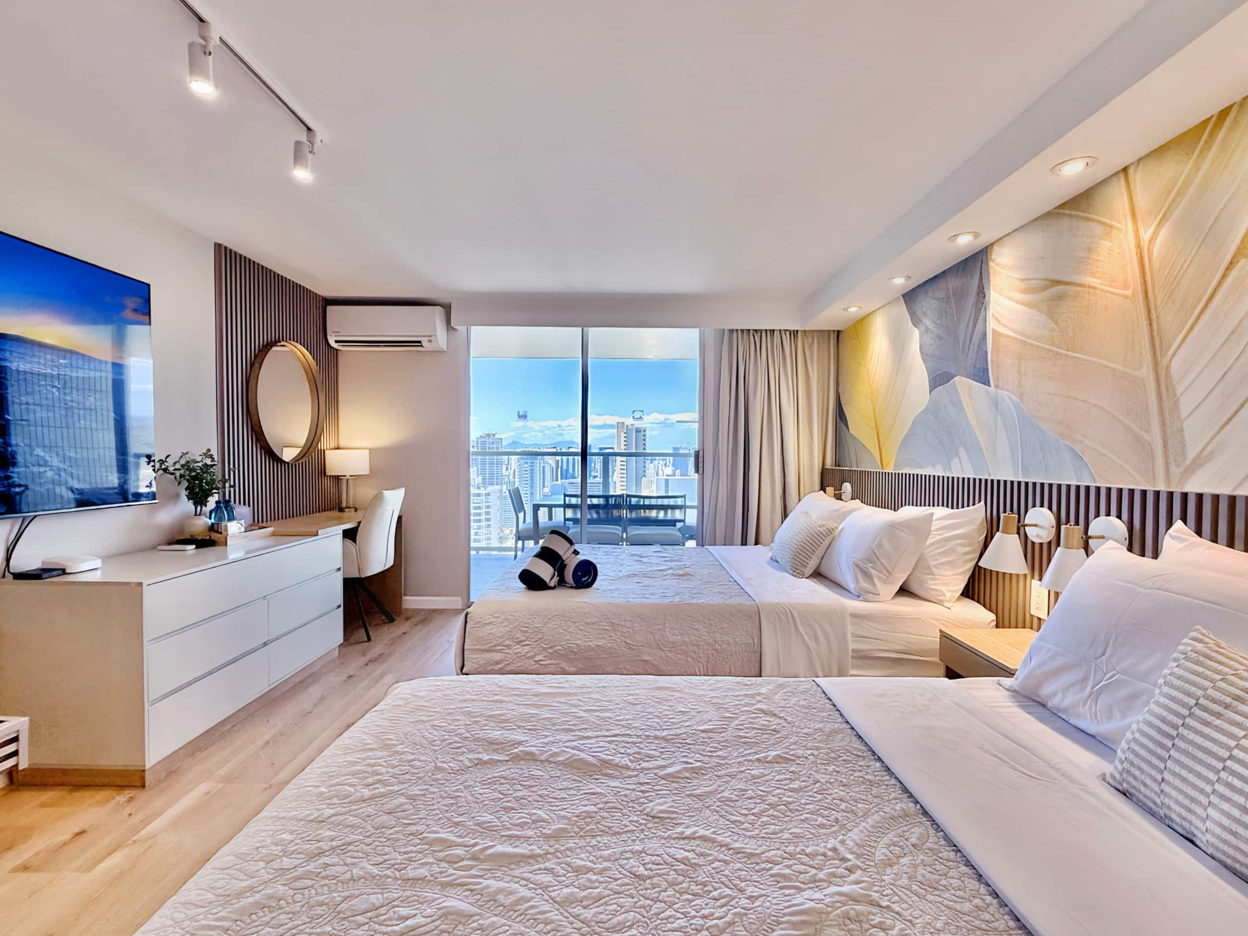 Condo in Honolulu · ★4.96 · Studio · 2 beds · 1 private bath - Image 7