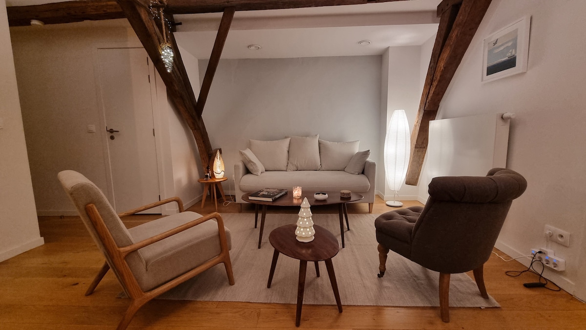 Popular Airbnb listing: Grand-Place apartment with view and terrace in Région De Bruxelles Capitale