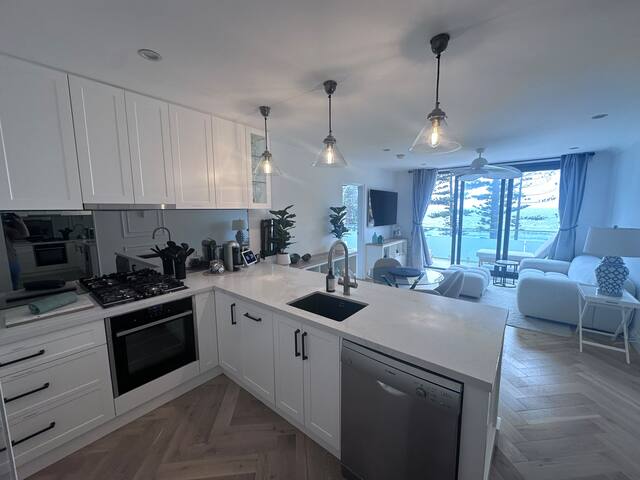 Dee Why Beachfront Bliss! gallery image 5