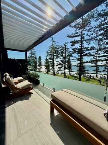 Dee Why Beachfront Bliss! gallery image 4