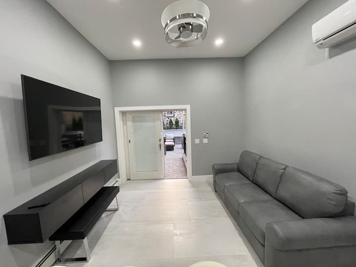 Cozy 1br W/ Patio, Near Nyc & Hudson Views - Weehawken, NJ