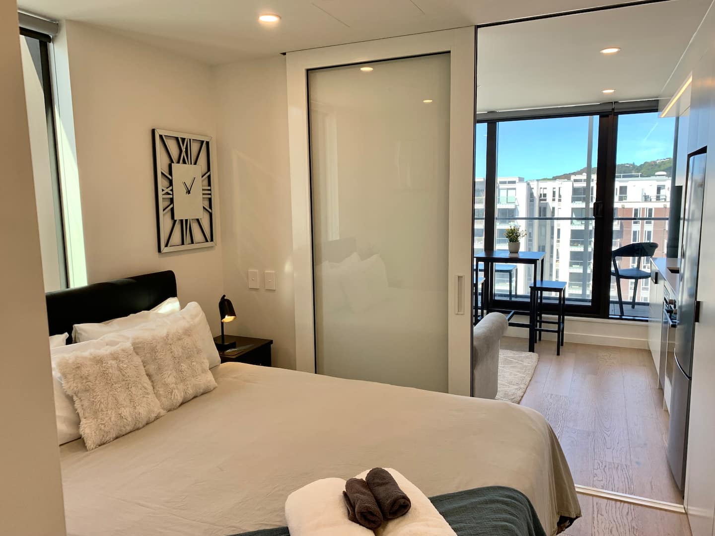 Brand New 1 Bedroom Apartment With Pool And Gym 3